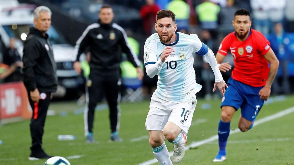 Lionel Messi ilostutti nuorta jalkapallofania.