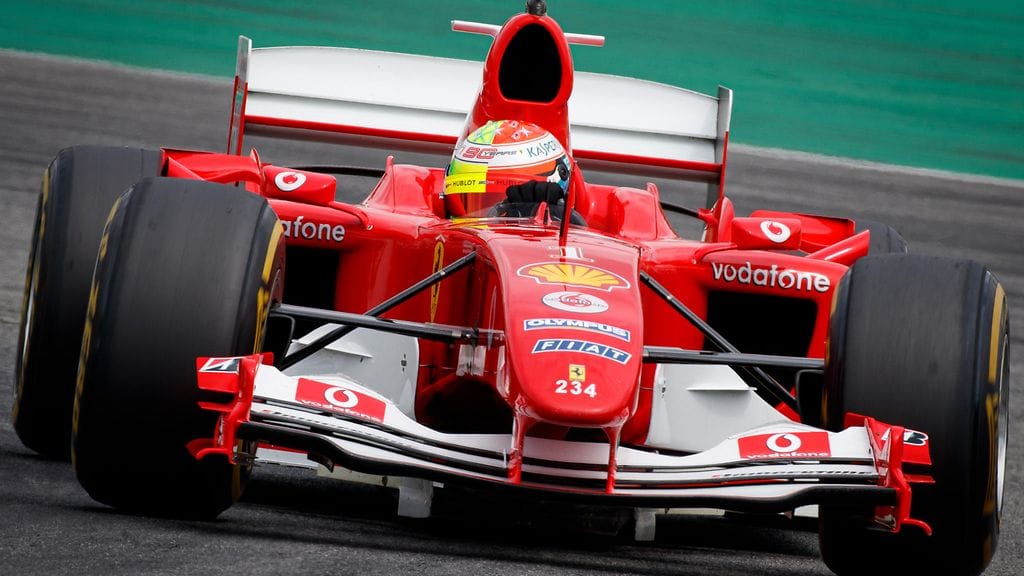 Mick Schumacher ajoi Ferrarin vuoden 2004 mestariautolla Hockenheimissa.