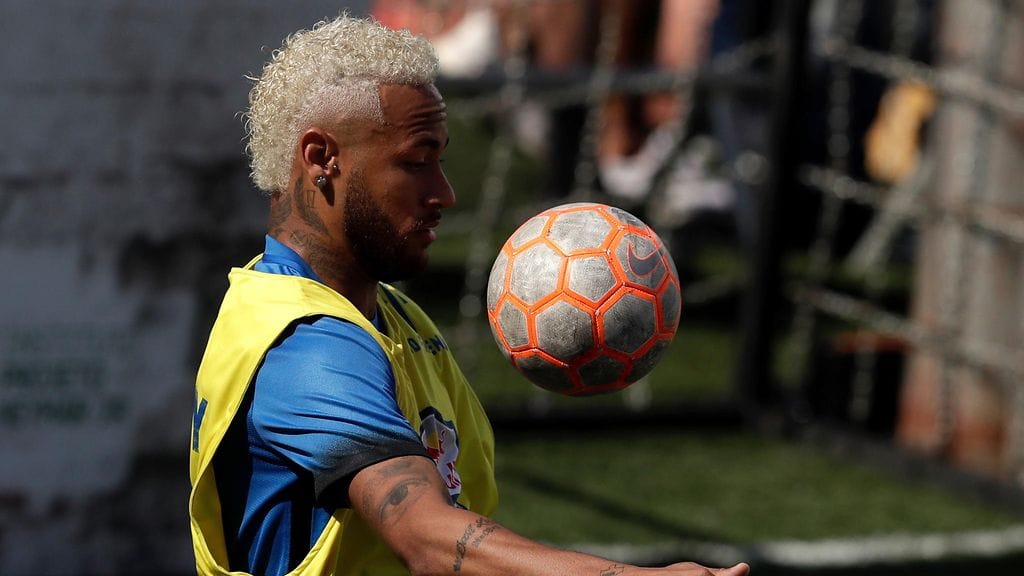 Poliisi lopetti jalkapallotähti Neymarin raiskaussyytteen tutkinnan.