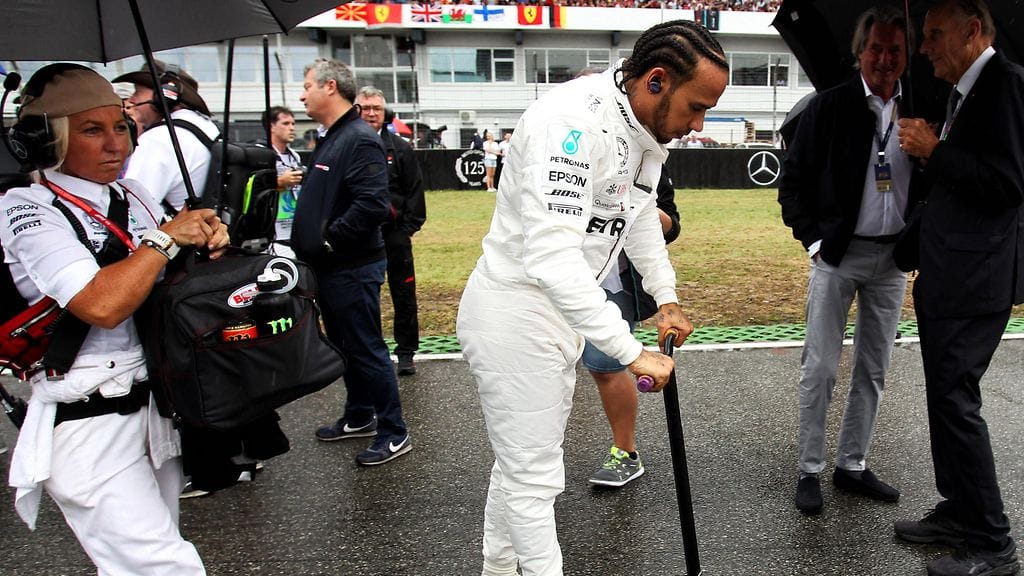 Vaikeudet kasaantuivat sunnuntaina Lewis Hamiltonin kilpailussa.