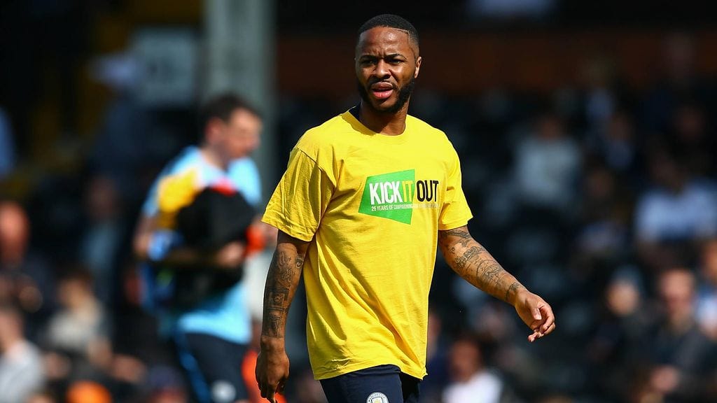 Raheem Sterling piti päällään rasismin vastaista t-paitaa harjoitusottelun yhteydessä.