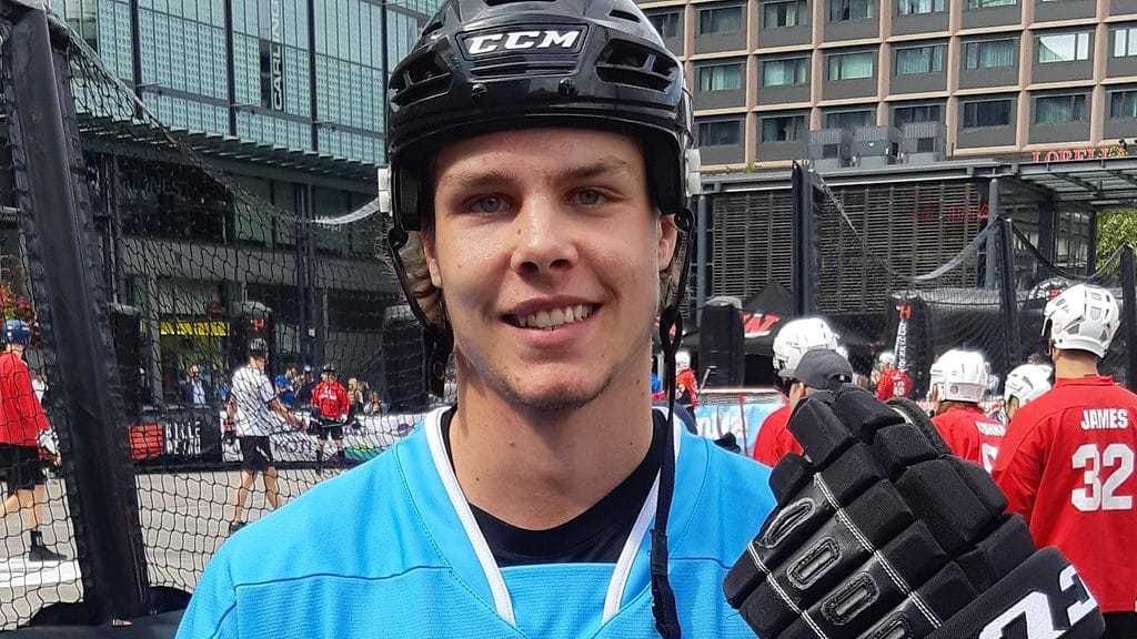 Dallas Starsin Miro Heiskanen nautti katulätkän SM-lopputurnauksen tunnelmast.a