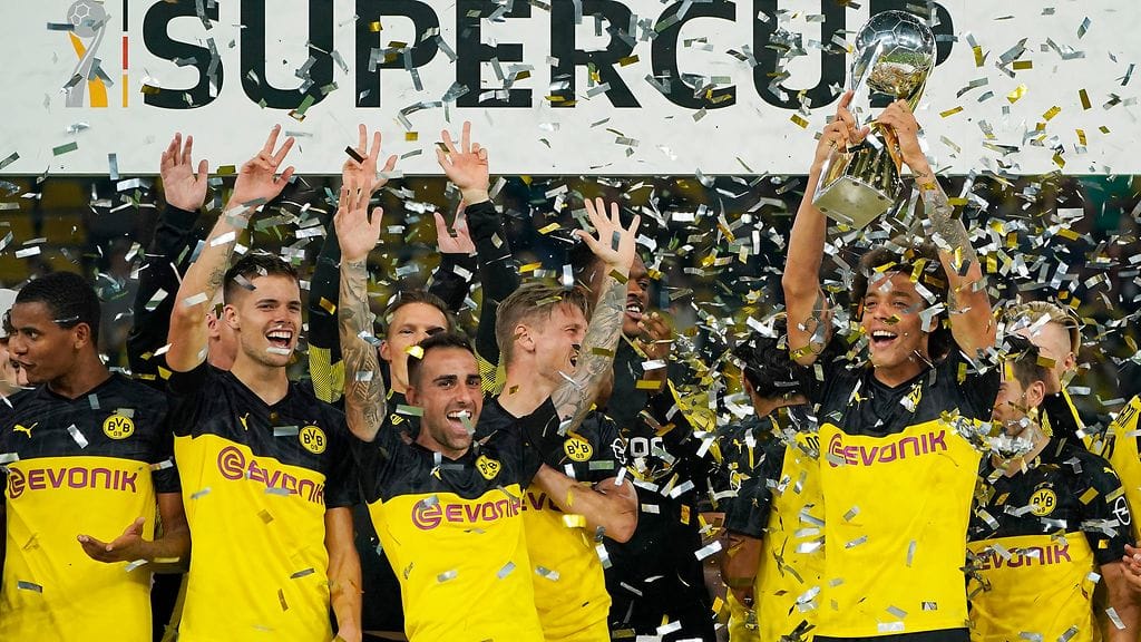 Dortmund järjesti kunnon juhlat voitettuaan Saksan supercupin.