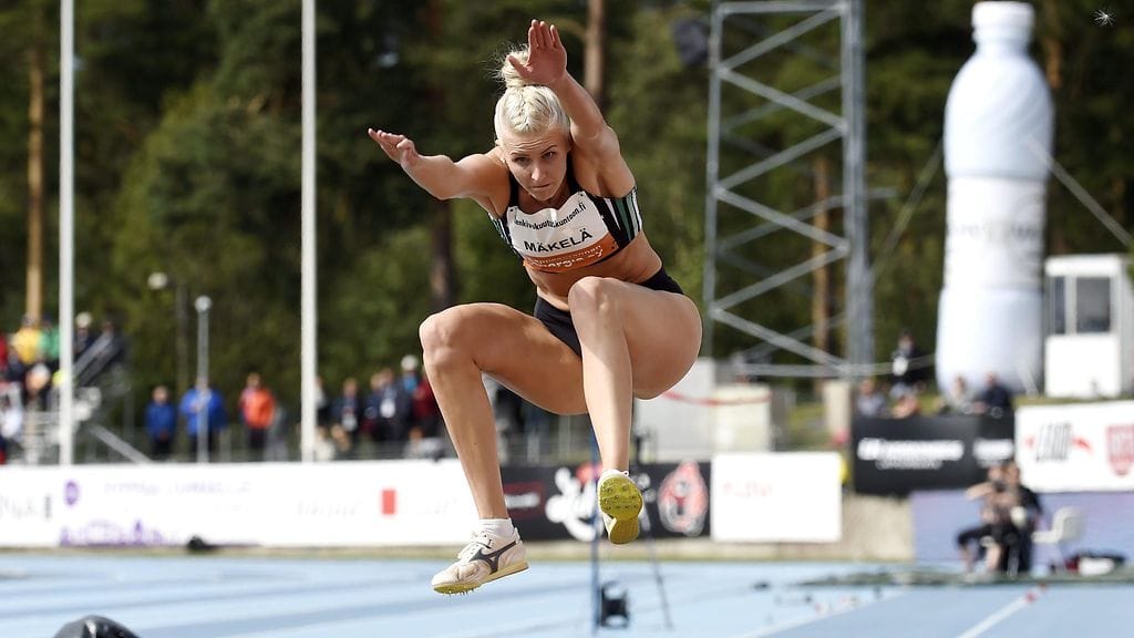 Kristiina Mäkelä loikki Suomen mestariksi komealla sarjalla.