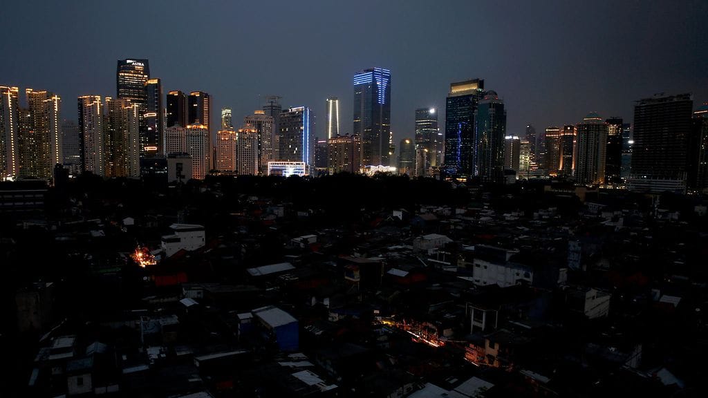 Jakarta pimeni valtavan sähkökatkoksen takia.