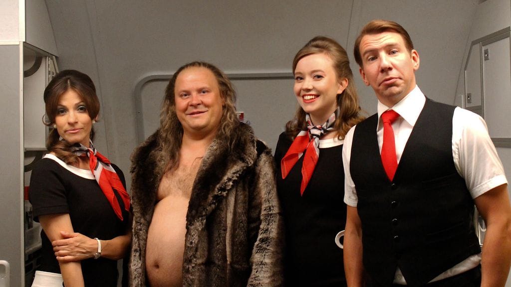 Keihasmatkat_kausi1_Jenni_Banerjee_Janne_Kataja_Janika_Terho_Aku_Hirviniemi_01_Sarah_Heittola