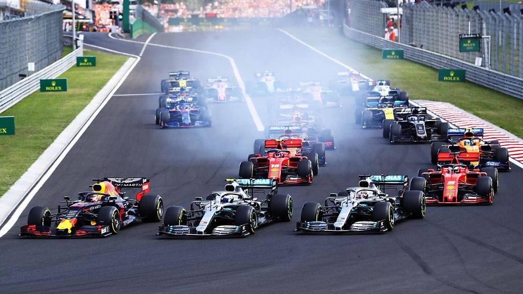 Valtteri Bottas ja Lewis Hamilton ottivat kovasti mittaa toisistaan Unkarissa.