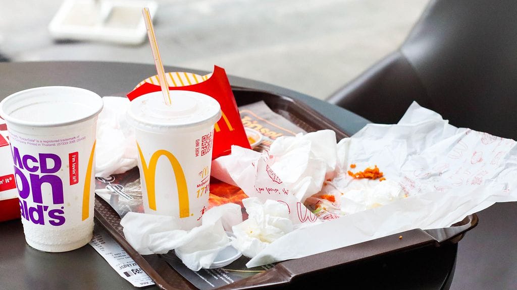 McDonald's vaihtoi muoviset pillit paperisiin Britanniassa ja Irlannissa. Homma ei kuitenkaan mennyt aivan putkeen.