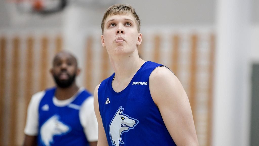 Elias Valtonen teki Suomelle 12 pistettä Serbian vieraana.