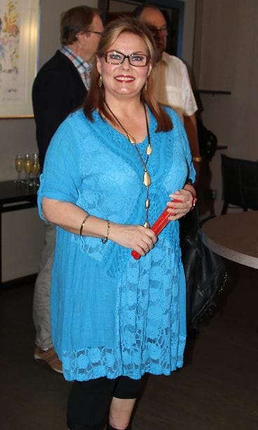 Nina Mikkonen pystykuva