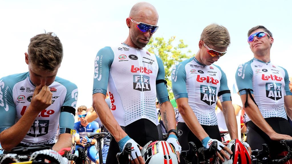 Bjorg Lambrectin tiimikaverit surivat belgialaispyöräilijää Puolan ympäriajon jatkuessa hiljaisella hetkellä.