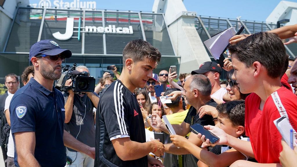 Juventuksen Paulo Dybala on ollut läpi kesän siirtohuhujen kohteena. Toistaiseksi argentiinalainen näyttää jäävän Torinoon.