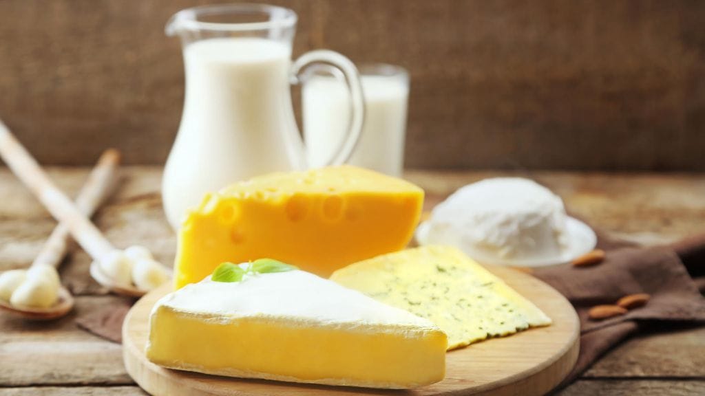 Maitotuotteiden sisältämä kalsium saattaa selittää suotuisia vaikutuksia verenpaineeseen. Kuvituskuva.