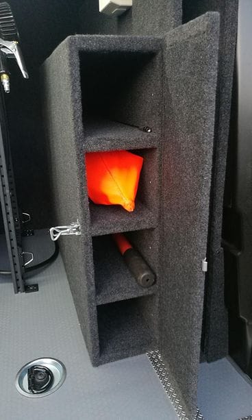 läpilastattava liikennemerkkiteline