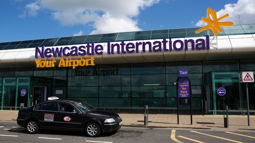 Sähköt menivät poikki muun muassa Newcastlen lentoasemalta.