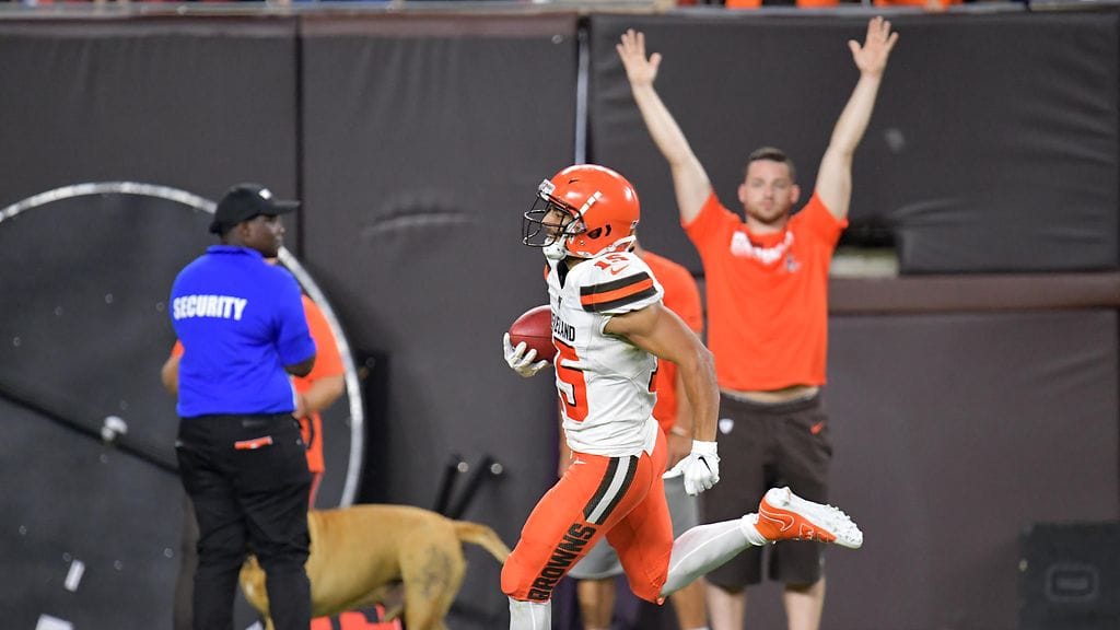 Cleveland Brownsin Damon Sheehy-Guiseppi teki hirmusuorituksen harjoitusottelussa Washington Redskinsiä vastaan.