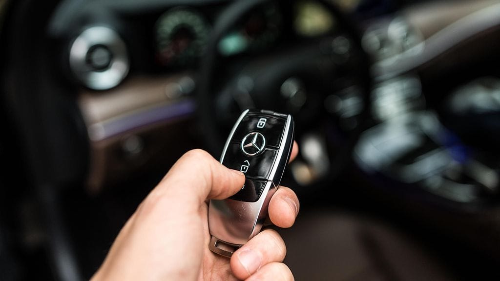 280 000 Mercedes-Benzin C- ja E-sarjalaista kutsutaan takaisin Daimlerin päästöhuijauksen vuoksi.