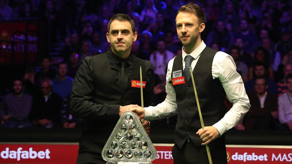 Judd Trump (oik.) murskasi Ronnie O'Sullivanin Masters-finaalissa viime tammikuussa.