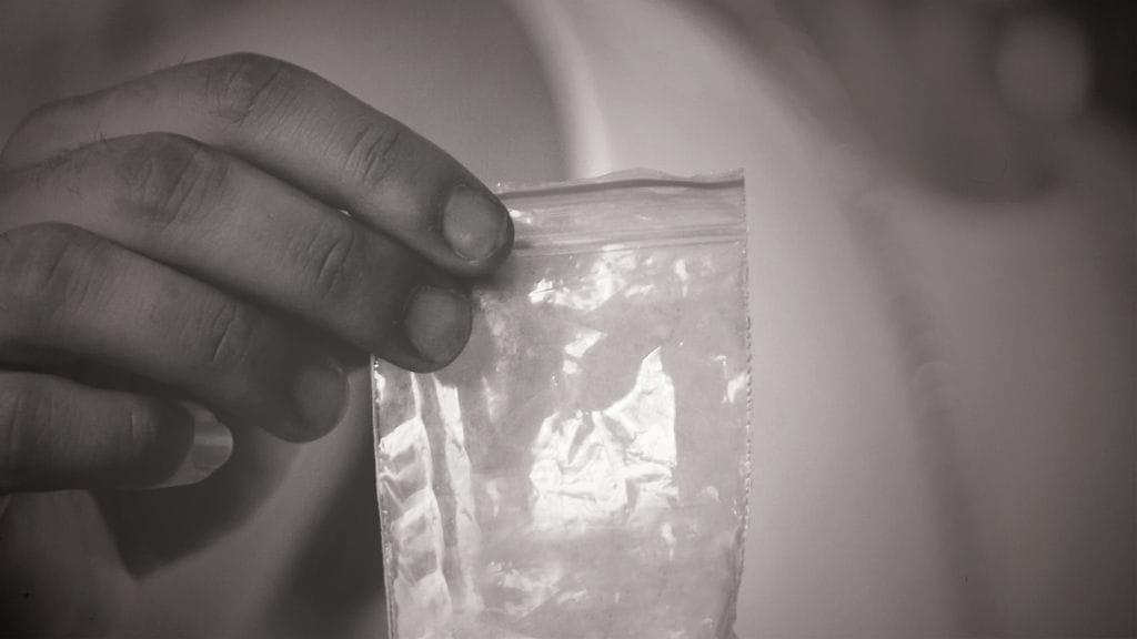 Tutkijat analysoivat jätteeksi luokiteltuja pussukoita, koska itse huumeita ei lain mukaan voinut käsitellä syyllistymättä rikokseen.