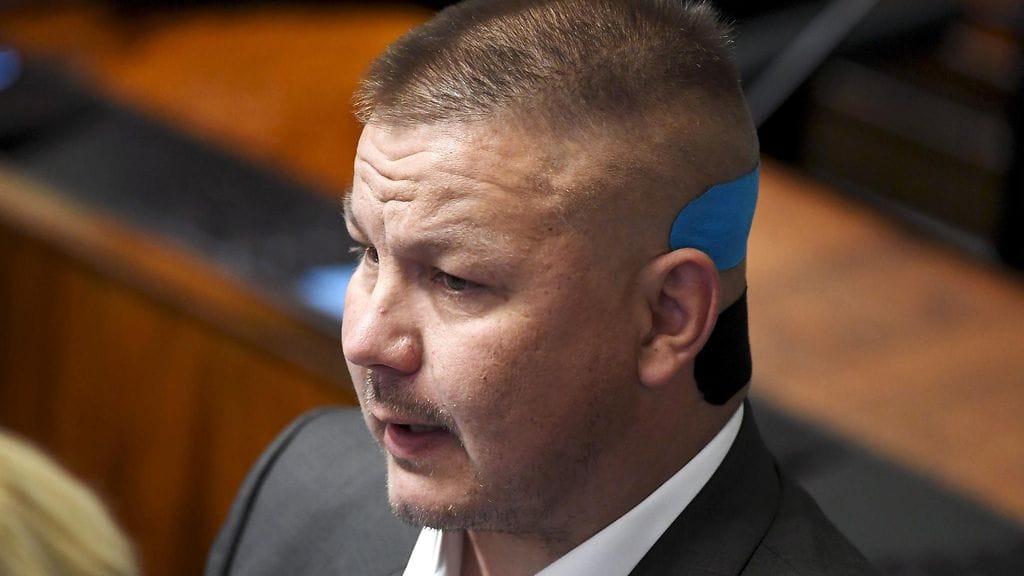 Perussuomalaisten Juha Mäenpää rinnasti puheessaan eduskunnassa kesäkuussa turvapaikanhakijat ja vieraslajit.