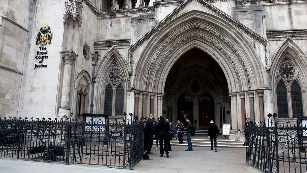 Ylemmän oikeusasteen tuomioistuin Lontoossa.
