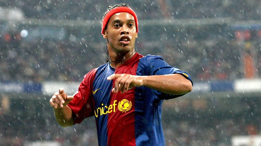Ronaldinho pelasi Barcelonassa vuosina 2003-2008.