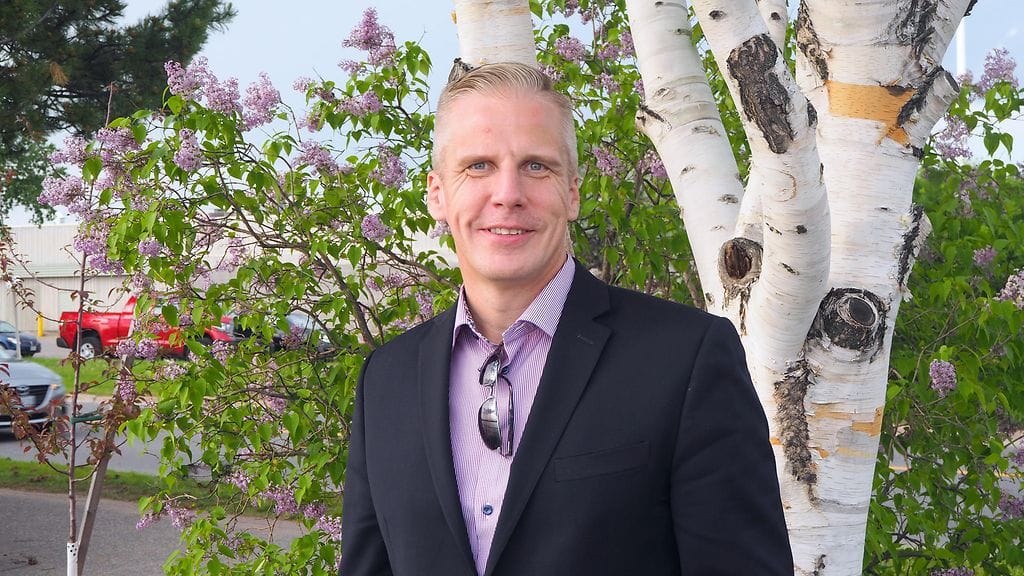 Maajussille_morsian_maailmalla_kausi1_Roy_005