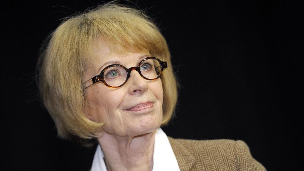 "On parempi lopettaa silloin, kun on vielä hyvä, kuin lähteä alamäkeen", Kaari Utrio sanoo ET-lehden haastattelussa.