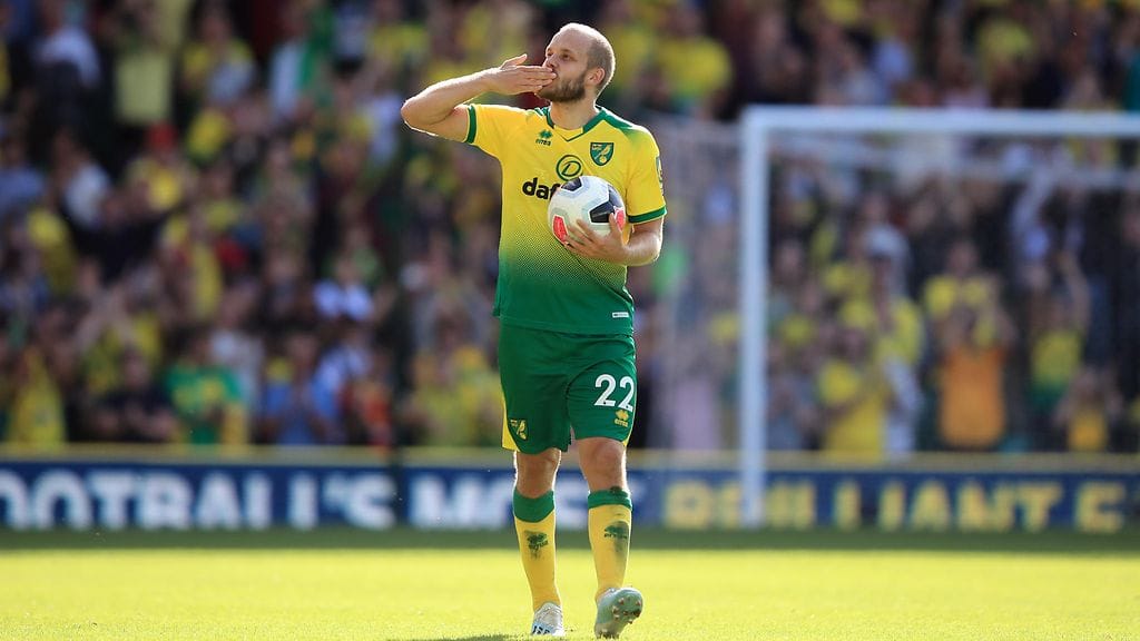 Teemu Pukki vei pelipallon tyttärelleen.