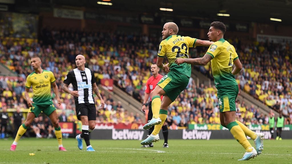 Pukin uroteot herättivät myös Gary Linekerin huomion.