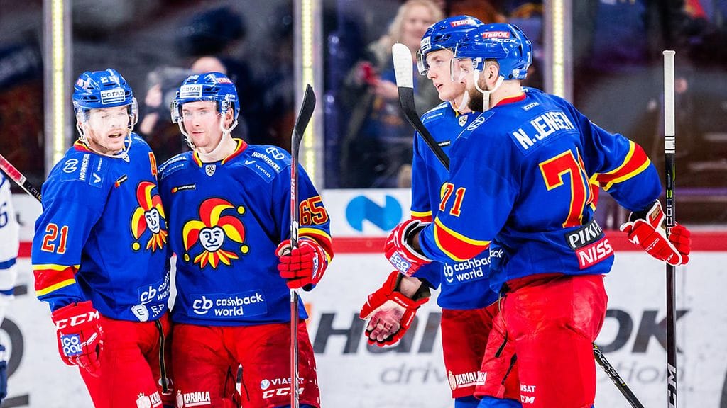 Sininen väri hävisi Jokereiden peliasuista.