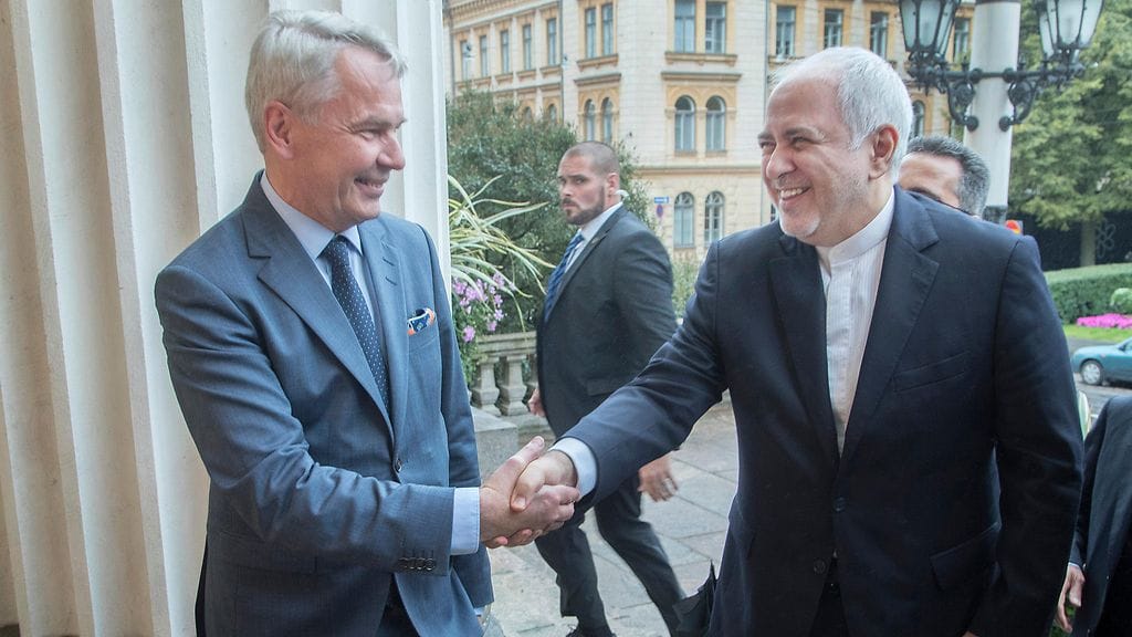 Pekka Haavinto 8vihr.) tapasi Iranin ulkoministerin Mohammad Javad Zarifin elokuussa Suomessa.
