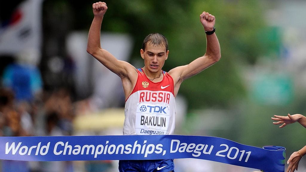 Sergei Bakulin käveli ensimmäisenä maaliin 50 kilometrin kävelyssä Daegun MM-kisoissa 2011, mutta maailmanmestaruus riistettiin häneltä dopingrikkomuksen vuoksi.