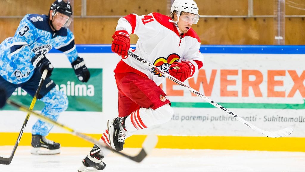 Antti Pihlström jätti Sibirin pelaajat taakseen harjoitusottelussa.