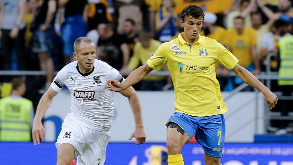 Roman Eremenko (oik.) ei halunnut liittyä maajoukkueeseen.