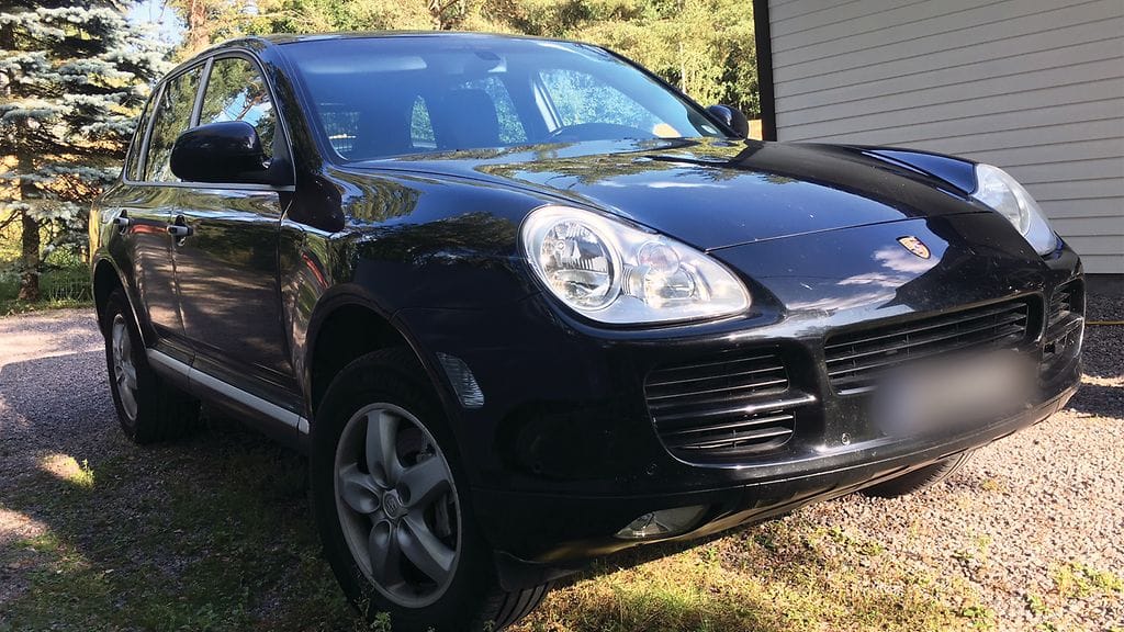 Porschea myynyt vantaalaismies sai lopulta autonsa takaisin. Auton puskurin alle oli tullut lähes huomaamattomia naarmuja, mutta muuten auto oli vahingoittumaton.