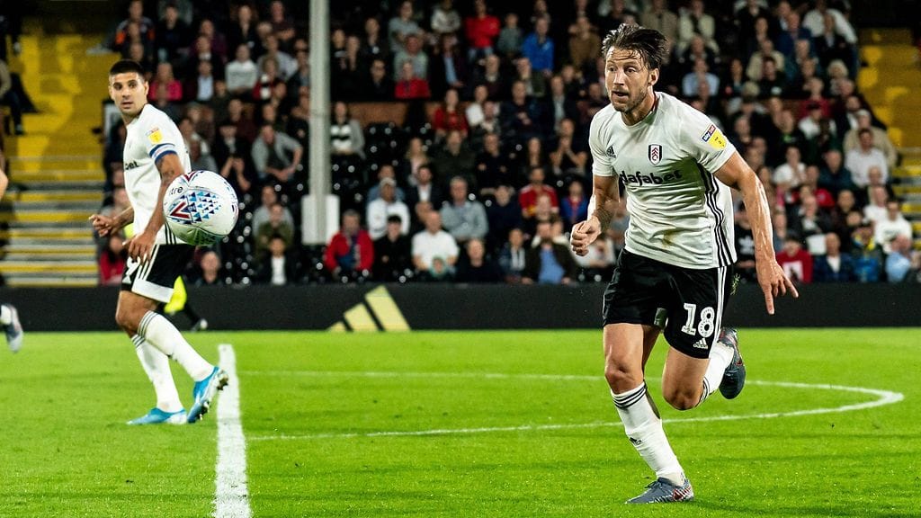 Fulham dominoi kentällä Millwallia vastaan.