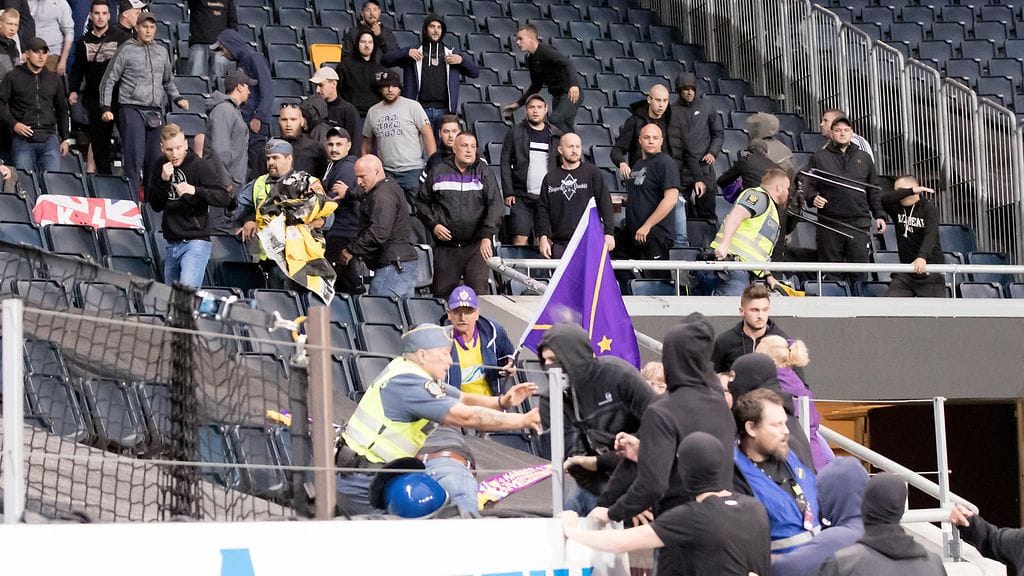 AIK:n kannattajat aiheuttivat levottomuuksia Maribor-ottelussa.