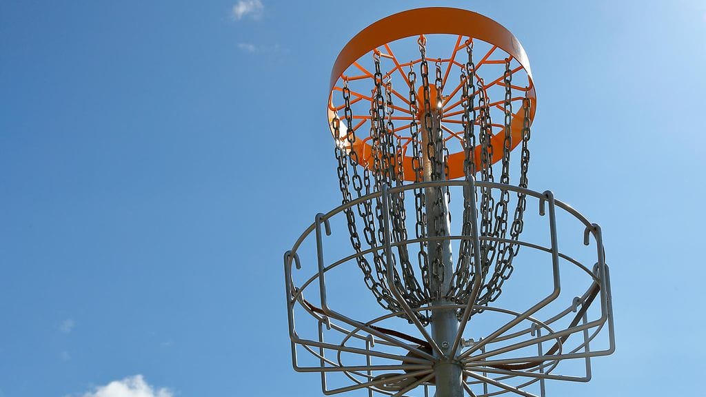 Frisbeegolfin MM-joukkuekilpailu sujui Suomelta upeasti.