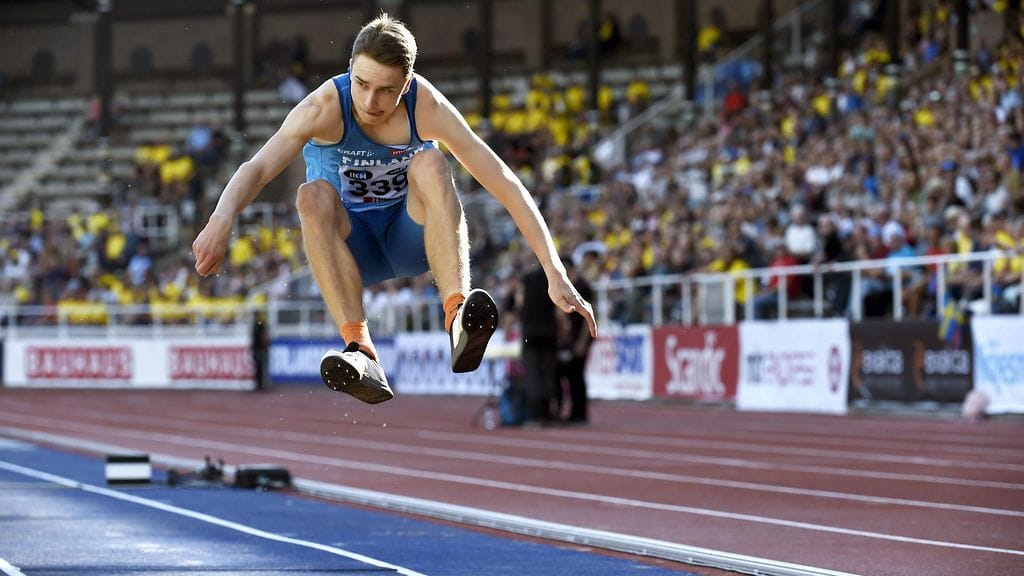 Simo Lipsanen jäi tulokseen 16,42.