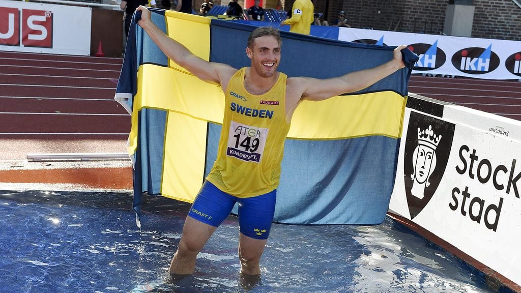 Ruotsin Kim Amb juhli keihäänheiton lajivoittoa.