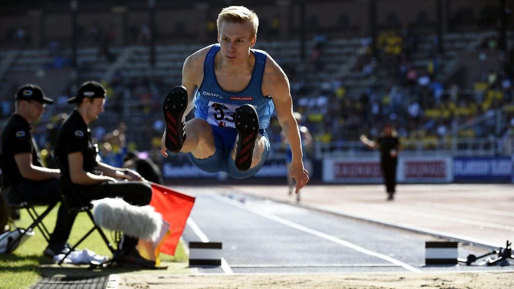 Kristian Pulli näytti, että hyppy kulkee myös merenpinnan tasolla.