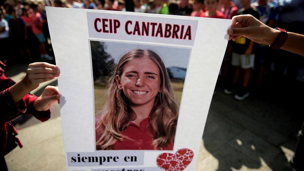 Espanjalaiset kunnioittivat menehtyneen Celia Barquin Arozamenan muistoa.