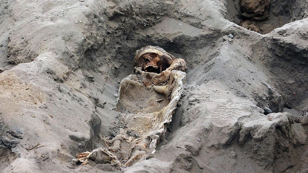 Joukkohaudasta löytyi satojen lasten jäänteet.