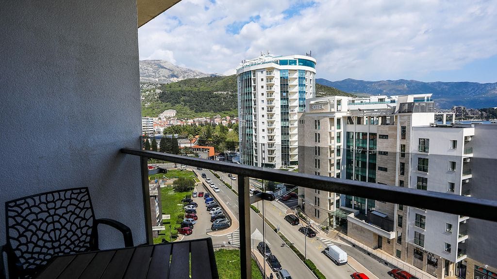 Meksikolaisnaiselle sattui järkyttävä tapaturma, kun hän putosi kuudennen kerroksen parvekkeelta äärimmäistä jooga-asentoa yrittäessään. Kuvituskuva.