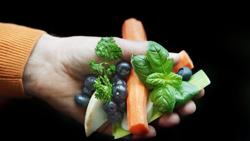 Kasviksia tulisi syödä suositusten mukaan 500–800 grammaa päivässä.