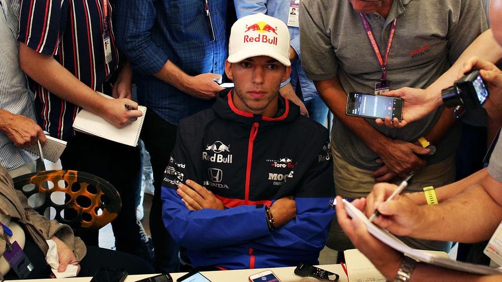 Pierre Gasly oli median ympäröimänä torstaina Belgian Spassa.