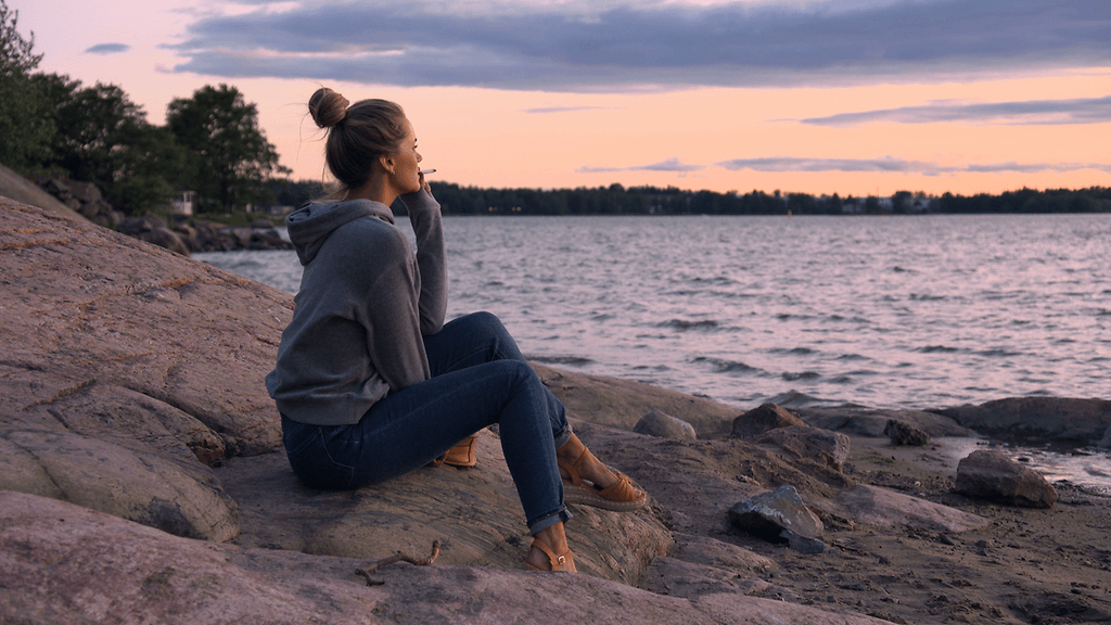 Johanna Puhakan roolihahmo Alissa nähdään Rantabaari-sarjassa.