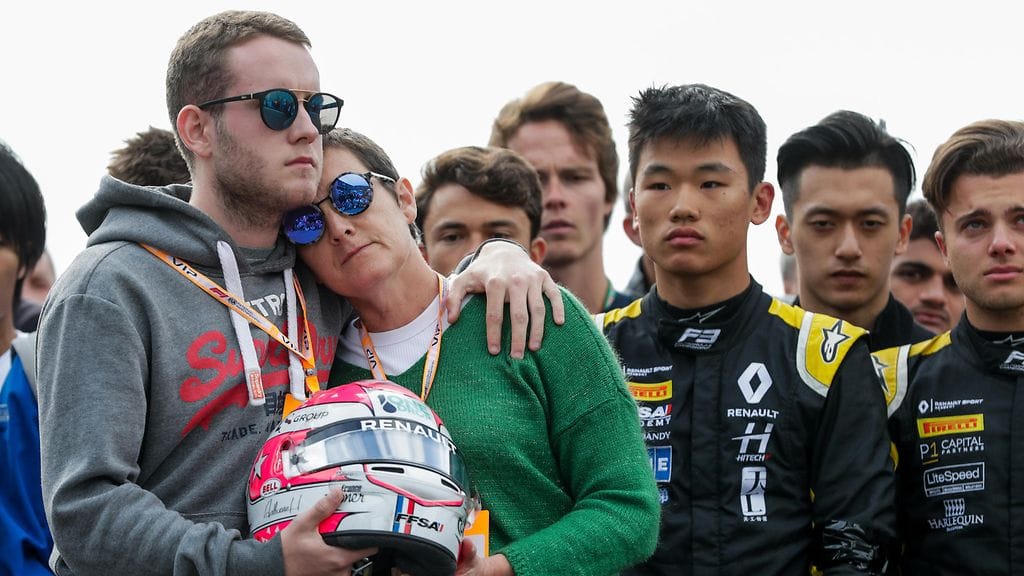 Anthoine Hubertin veli ja äiti osallistuivat muistotilaisuuteen sunnuntaina Belgian Spassa.