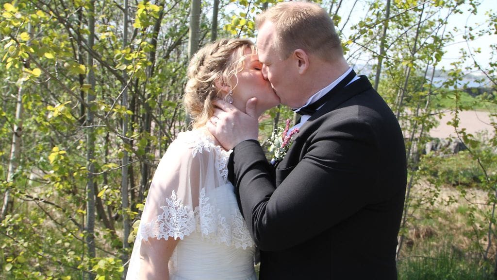 Eta- Heidi ja Oskari pusu